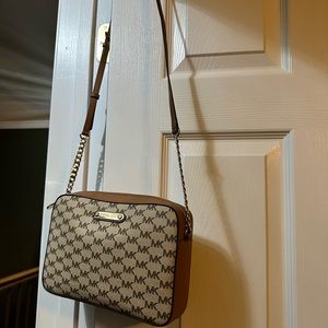 Michael Kors ❤️ jet set large logo Crossbody. In Luggage Tan. Pre❤️Loved